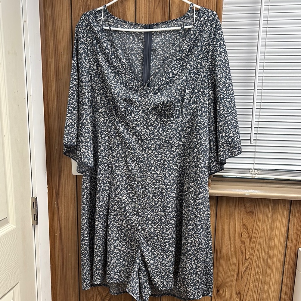 Floral Print Jumpsuit with V-Neck